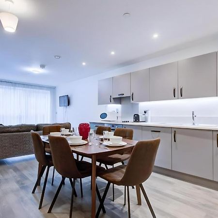 Luxury 2 Bed Flat In A New Block In East Acton Apartment London Exterior photo