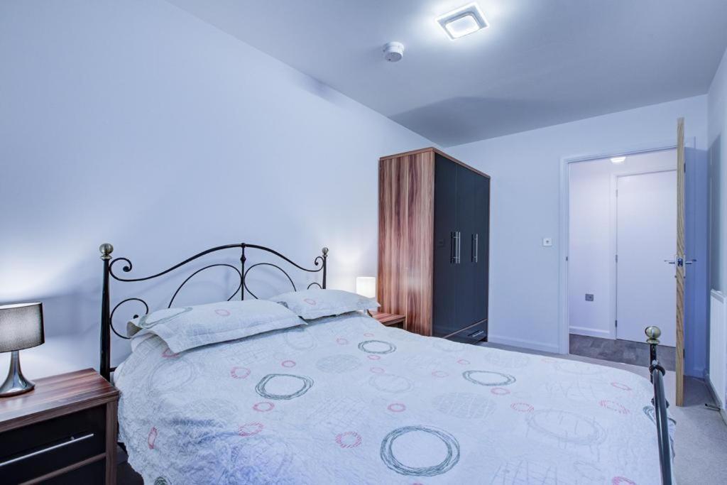 Luxury 2 Bed Flat In A New Block In East Acton Apartment London Exterior photo