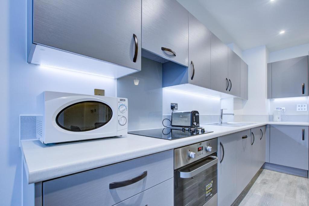 Luxury 2 Bed Flat In A New Block In East Acton Apartment London Exterior photo